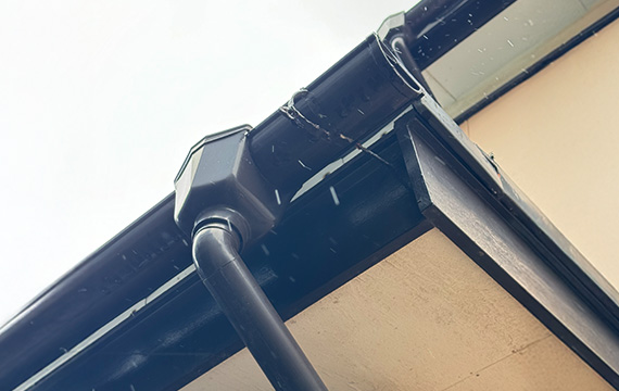 金具が壊れた雨樋